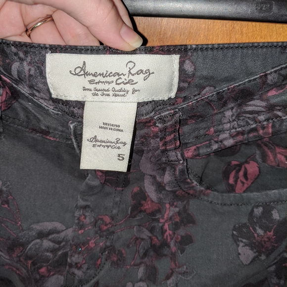 Black and Red Floral Pants - Picture 5 of 5